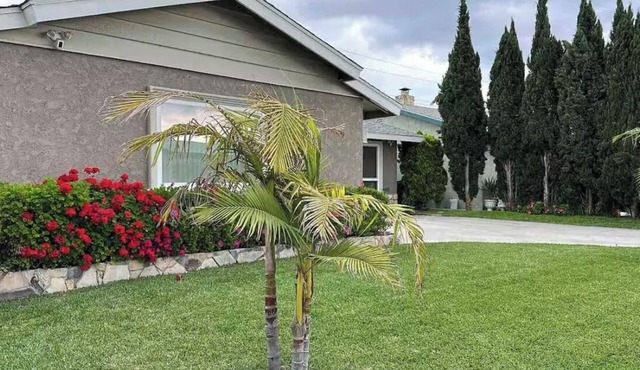 Spacious 4-bedroom house in tranquil Downey with AC