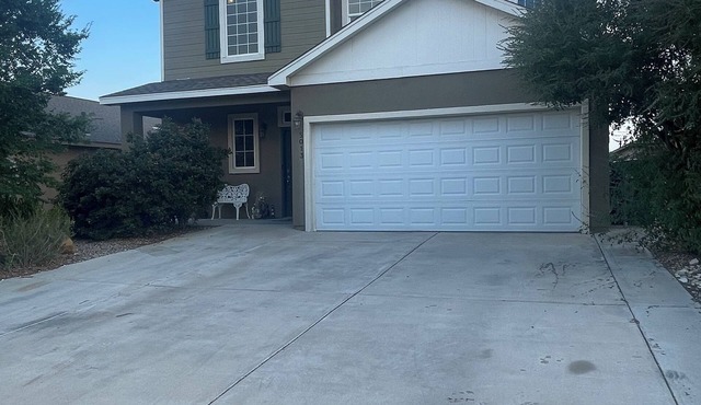 Spacious 4-bedroom house in charming Hobbs with AC, WiFi