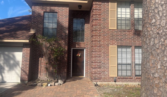 Spacious 4-bedroom house in peaceful Humble with WiFi, AC