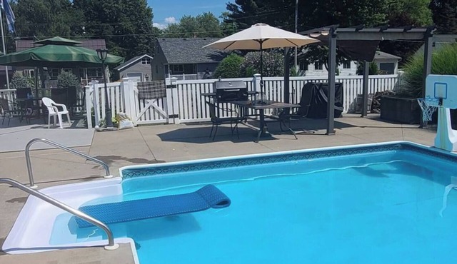 Spacious 4-bedroom house in enchanting Mexico with WiFi, AC, central heat, Pool.