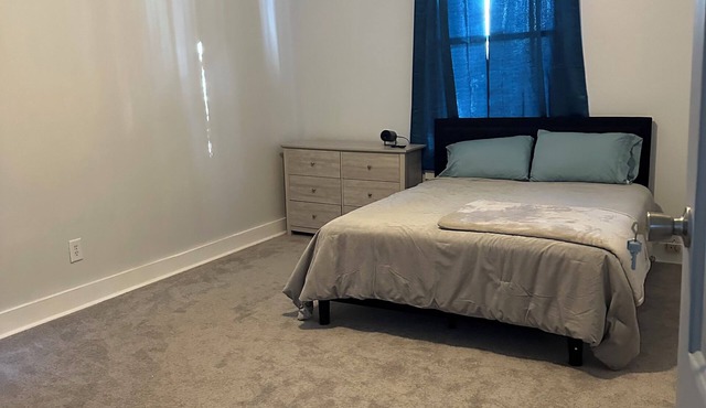 Spacious 4-bedroom house in delightful Mobile with WiFi, AC