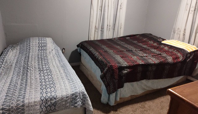 Spacious 4-bedroom house in peaceful Mobile with AC