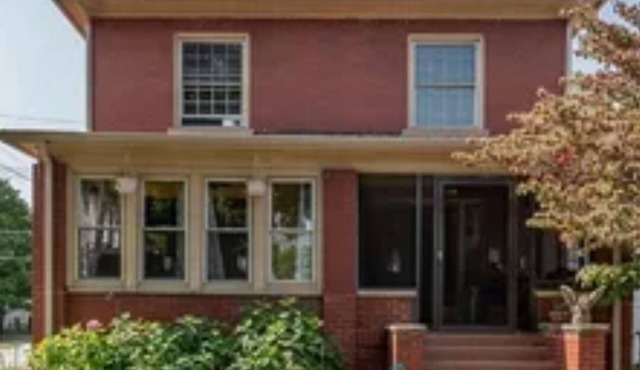Spacious 4-bedroom house in serene Monroe with WiFi, fitness room, AC