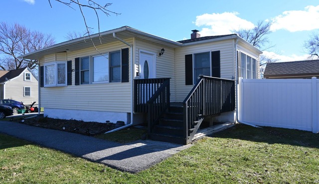 Spacious 4-bedroom house in awesome Monroe with cool comfort