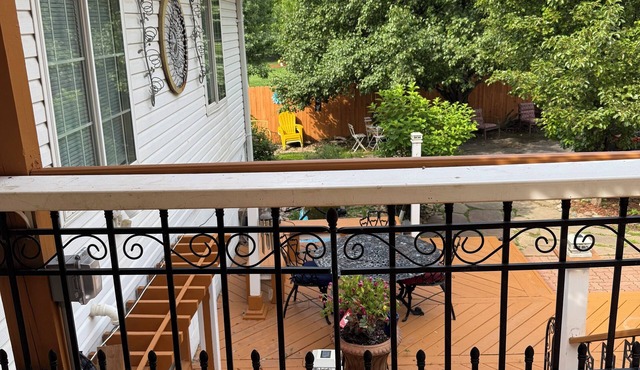 Spacious 4 bedroom house with WiFi, fitness room in brilliant Omaha.