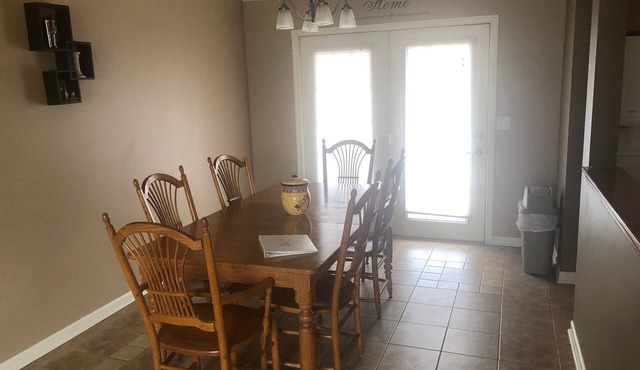 Spacious 4-bedroom house in charming Omaha with AC