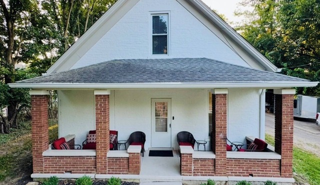 Spacious 4-bedroom house right at the Miami University Campus!