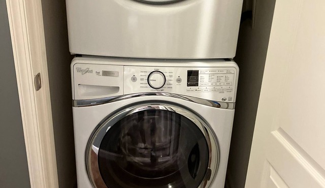 Spacious 4-bedroom house in tranquil Severn minutes from BWI and Live Casino