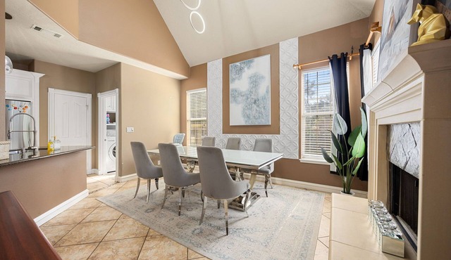 Spacious 4-bedroom house with Pool