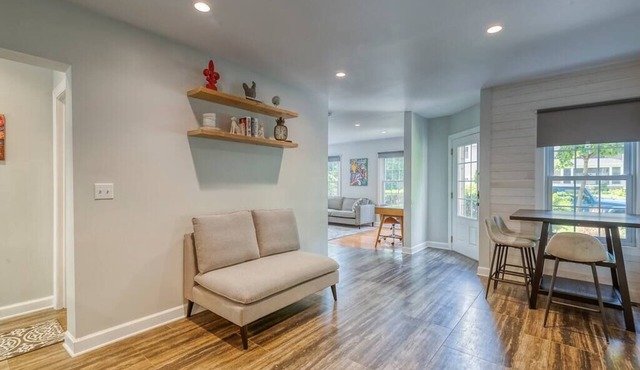 Spacious 4-Bedroom Near Downtown and UM Stadium