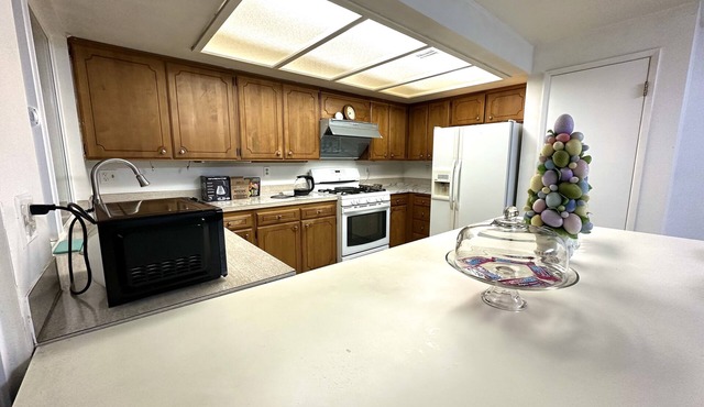 Spacious 4-Bedroom Peaceful House, Ample Parking, Near Microsoft & Google Campus