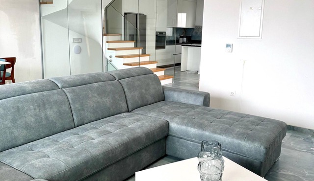 Spacious 4-Bedroom Seafront Villa , with WiFi, AC & Breathtaking View