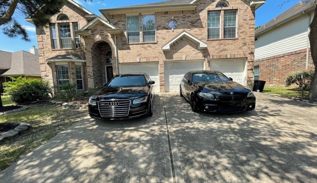 Spacious 4-bedroom shared house in marvelous Houston with AC, WiFi