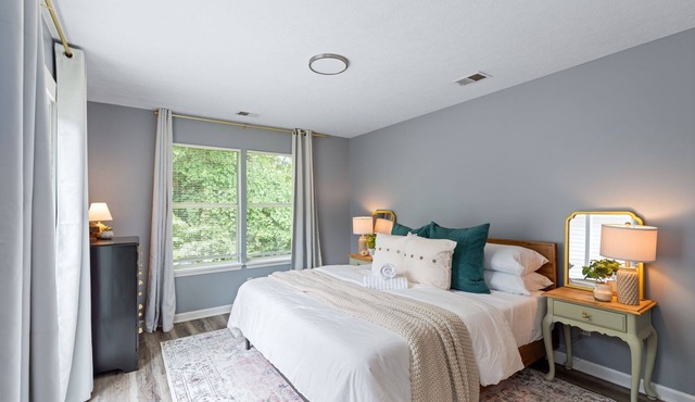 Spacious 4-bedroom Townhome! East End!