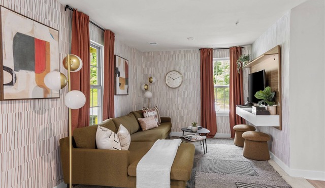 Spacious 4-bedroom townhome in Upper Marlboro 20 mins from DC with WiFi and AC