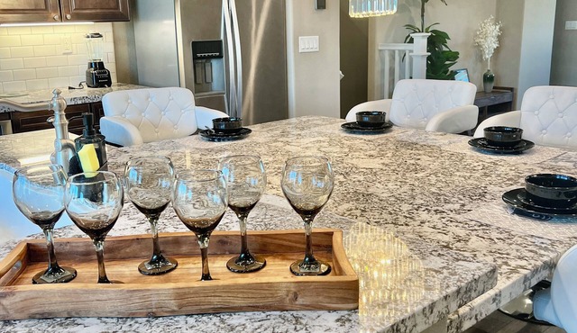 Spacious 4-bedroom townhome with WiFi, AC in charming Livermore