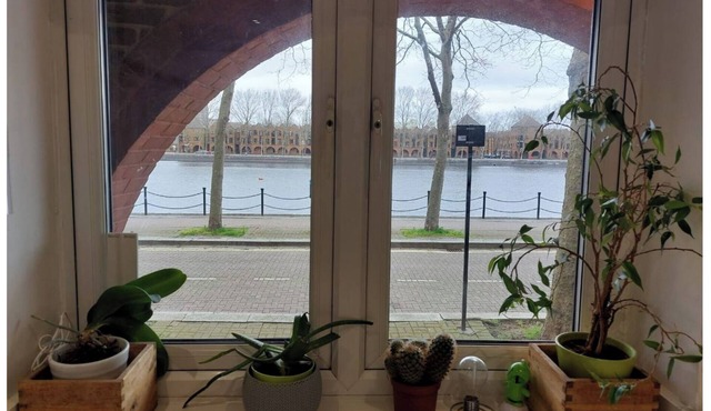 Spacious 4-bedroom townhome in serene London with AC in two rooms