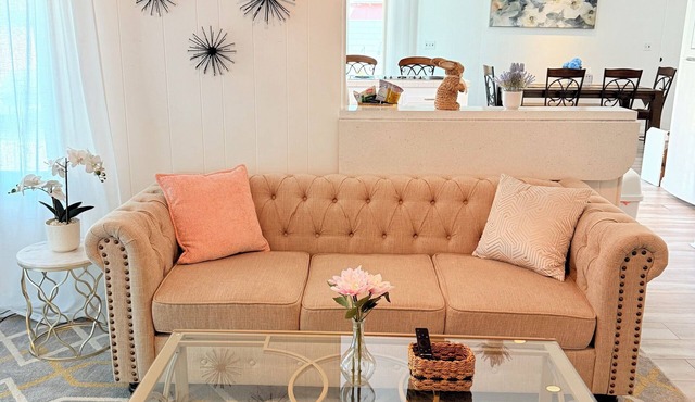 Spacious 4-bedroom house in beautiful Baldwin Park with WiFi, AC