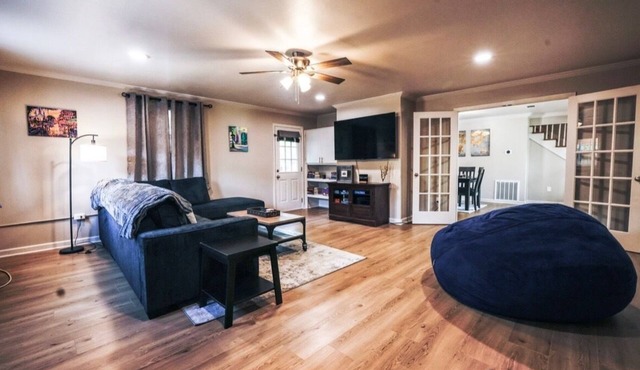 Spacious 4-bedroom 2.5 bathroom haven in Baton Rouge near LSU Campus/hospitals