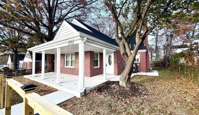 Spacious 4-bedroom house with AC and WiFi in peaceful Hyattsville