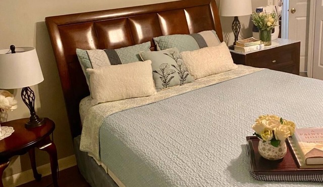 Spacious 4-bedroom house in welcoming Jacksonville with AC, WiFi