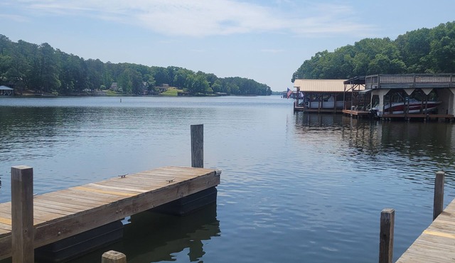Spacious 4-bedroom house with AC, WiFi in Mount Gilead