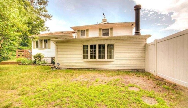 Spacious 4 bedroom house with AC, WiFi, fitness room in charming Somers Point.