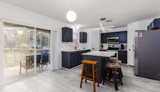 Spacious 4-Bedroom Family-Friendly House in Winter Haven, FL