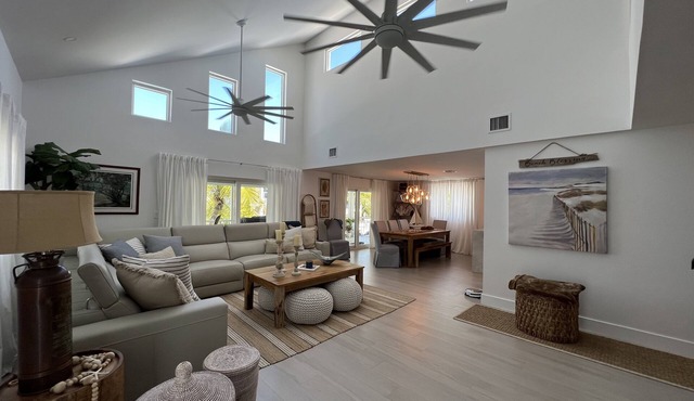 Spacious 4-bedroom vacation home minutes to John Pennekamp Coral Reef State Park