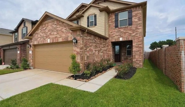 Spacious 4-bedroom villa in fabulous Houston with WiFi, AC