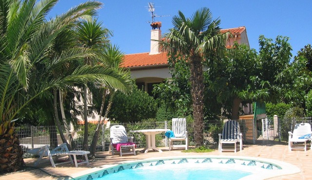 Spacious 4 Bedroom Villa with pool in Ceret, Mediterranean Pyrenees