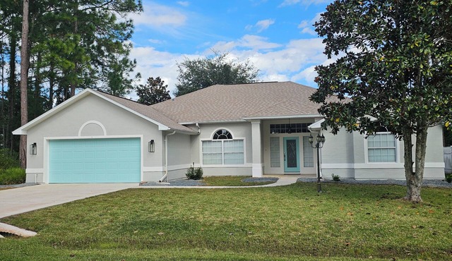 Spacious 4 bedroom with pool