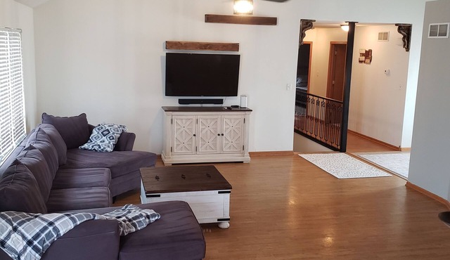 Spacious 4 bedroom3 bathroom home Great for Families or Co-workers sharing space