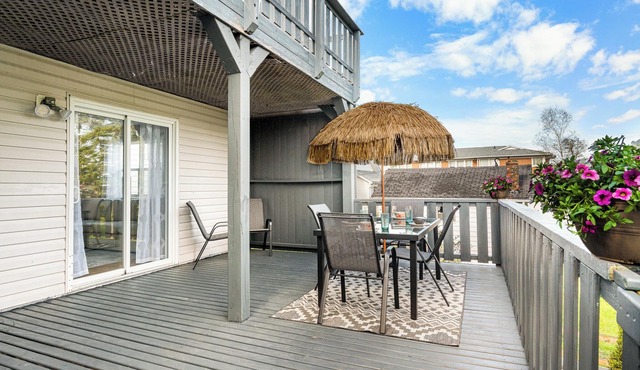 Spacious 4 bedrooms home - 3 min. drive to Downtown Moncton