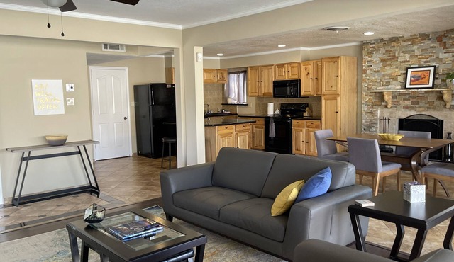 Spacious 4 Bedrooms, 3 full Bathrooms and close to Everything ABQ