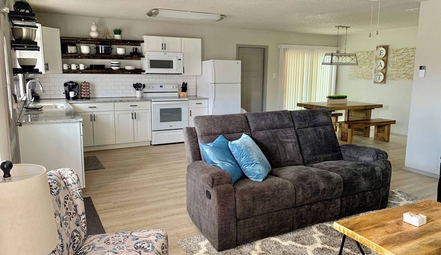 Spacious 4 Bedrooms-Family, Attractions, Lackland