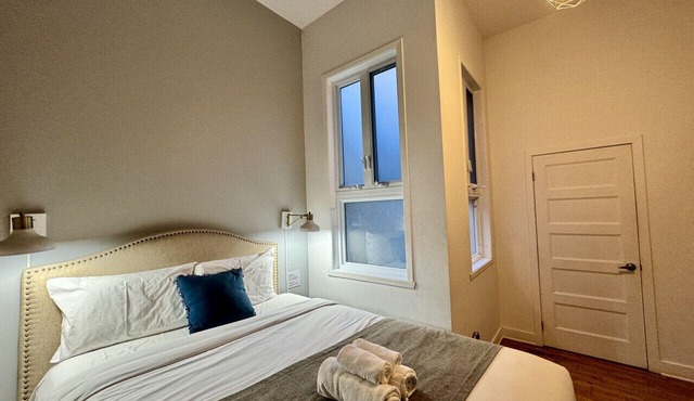 Spacious 4 BR 2 Floors unit in Old Montreal
