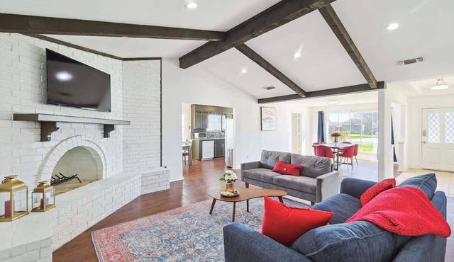 Spacious 4-BR Home Near Allen Outlets & Dining