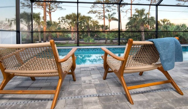 Spacious 4 BR Retreat w/3 Ensuites, Pool & Spa