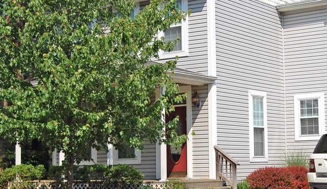 Spacious 4 BR with first FL. BR in Eastport is close to everything! AND PARKING!