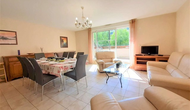 Spacious 4★ T4 Apartment with Wi-Fi & Parking near Ski Slopes in Saint-Lary-Soulan