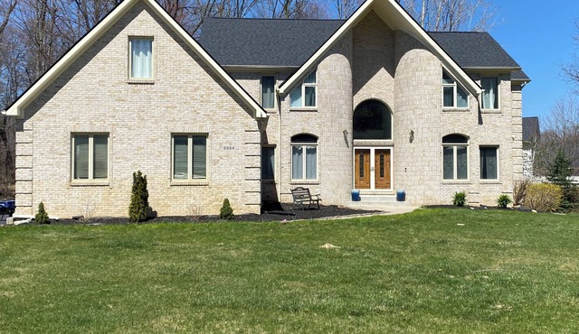 Spacious 4-bedroom house in peaceful Clarkston with AC