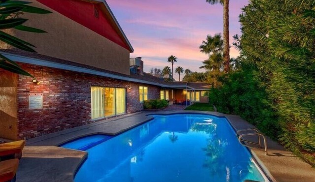 Spacious 4000 sq ft Home with Pool and Hot Tub Just a Mile from the Strip!