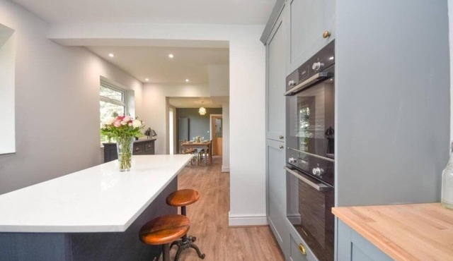 Spacious 4B home, great for families/contractors