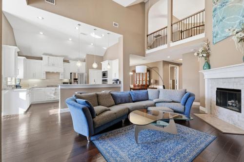 Spacious 4B Home in Frisco Ideal for Long Stays