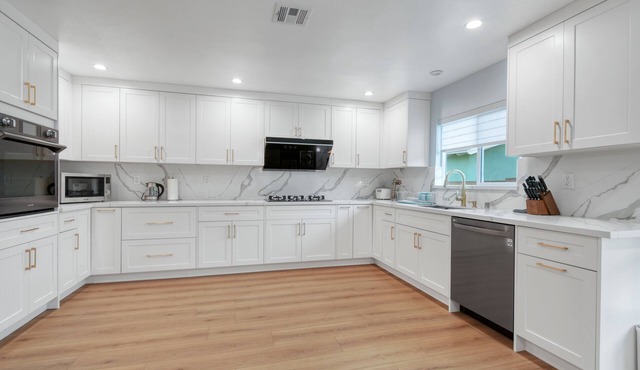 Spacious 4B3B new house in Pasadena
