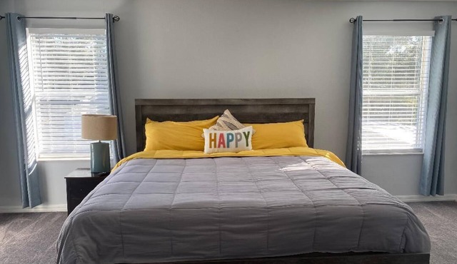 Spacious 4BD 3.5BR Home 10 minutes from all Disney attractions