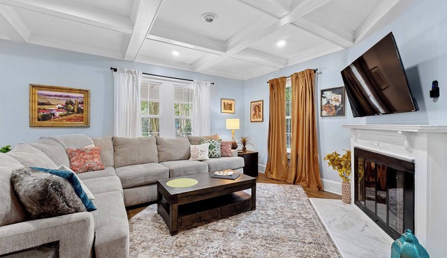 Spacious 4BD Augusta Retreat Near the Masters! BBQ, games, fully stocked kitchen