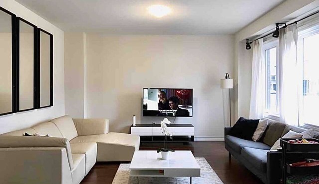 Spacious 4BDRM Home-NiagaraFalls Retreat