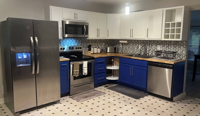 Spacious 4Bedroom home w/HUGE backyard & patio!